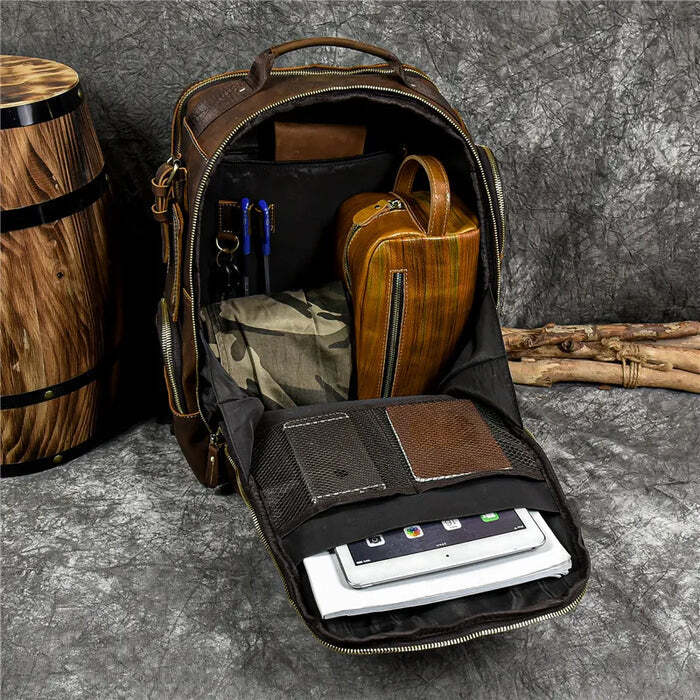 Mochila Executiva em Couro Romenzi Retrô RZ071